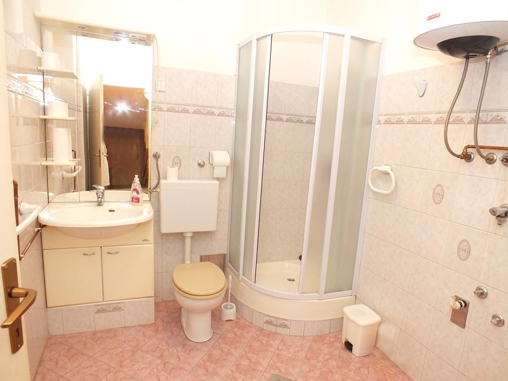 Biba Rooms Karlovac Buitenkant foto